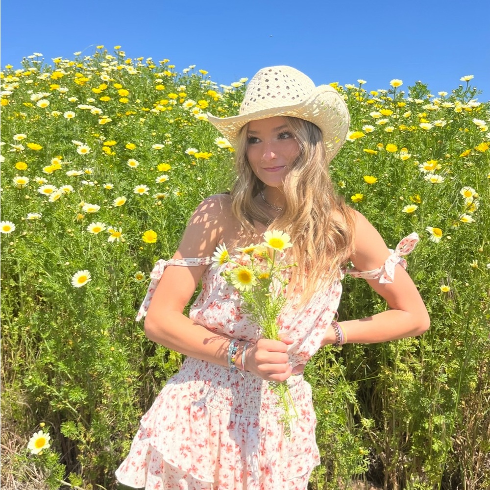 Meet your Posher, Hallie